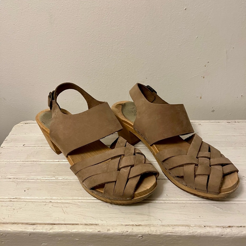 Ninaz wooden clog sandals